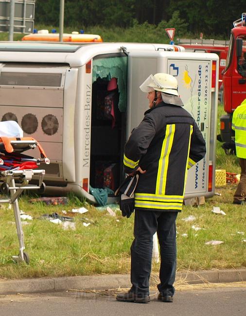 Schwerer Unfall mit Reisebus Lohmar Donrather Dreieck P063.JPG